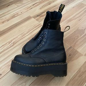 1460 Pascal Max | Dr. Martens Platform Boots | Size 8